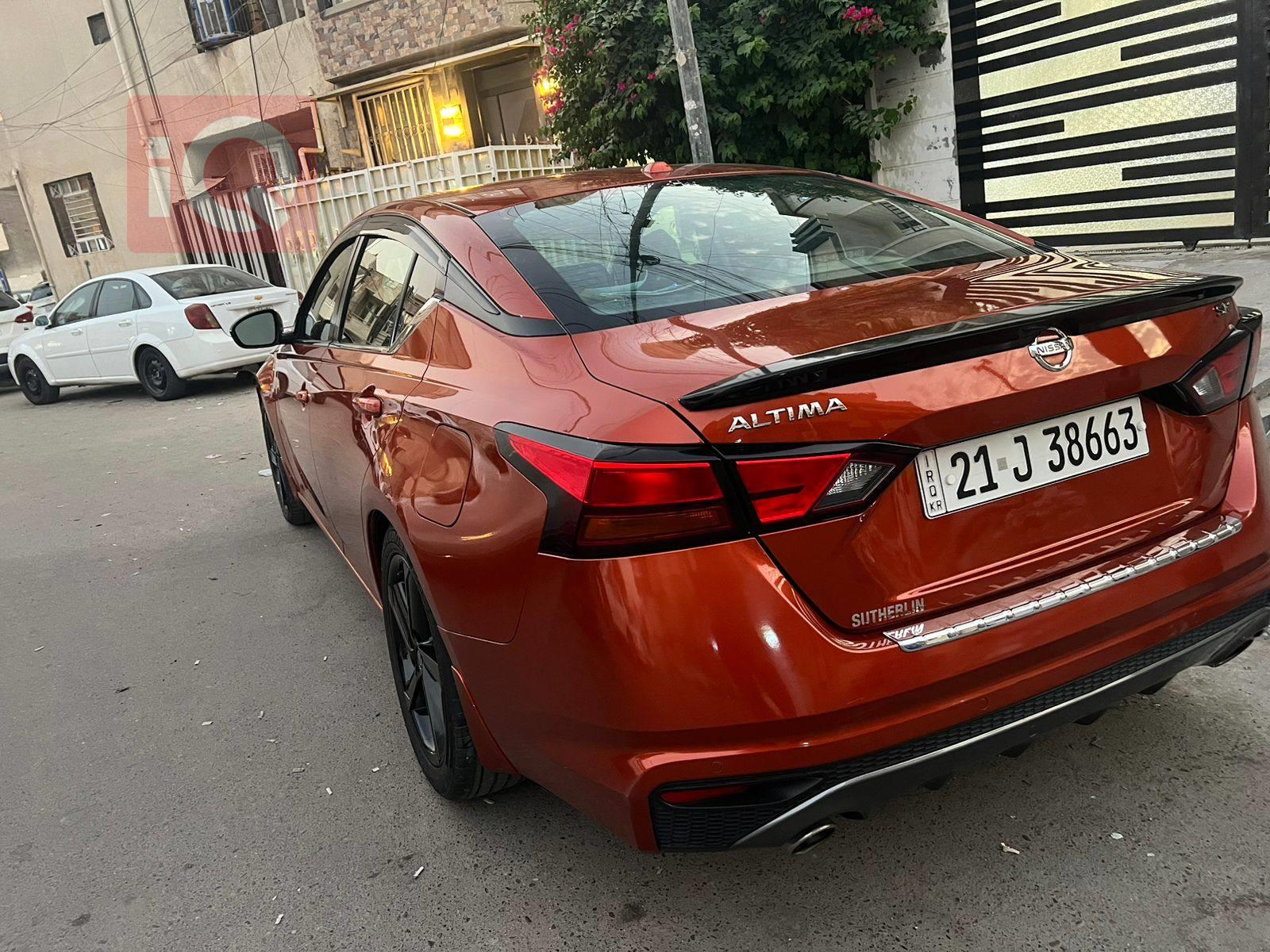 نيسان ألتيما